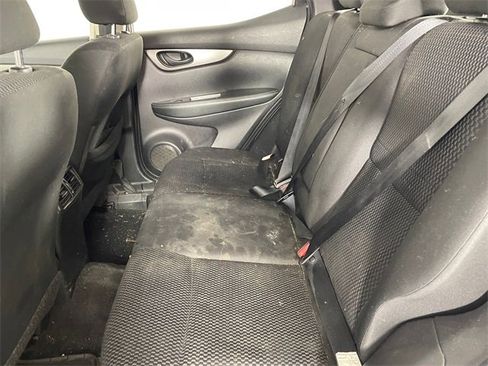 Used 2018 Nissan Rogue Sport S image 11