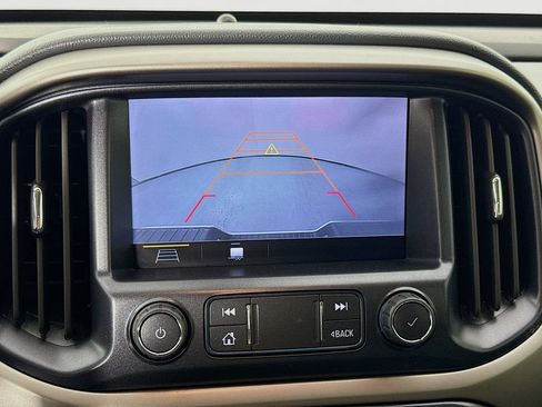Used 2022 Chevrolet Colorado Z71 AWD/4WD image 14
