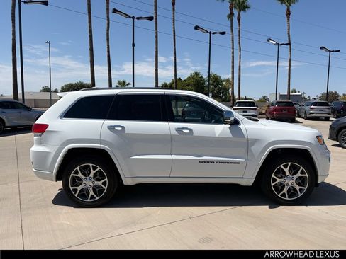 Used 2020 Jeep Grand Cherokee Overland AWD/4WD image 7