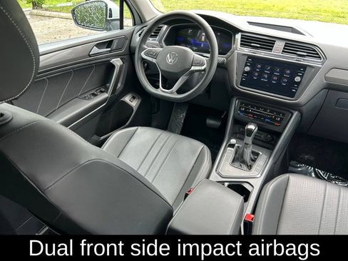 Used 2023 Volkswagen Tiguan SE FWD image 9