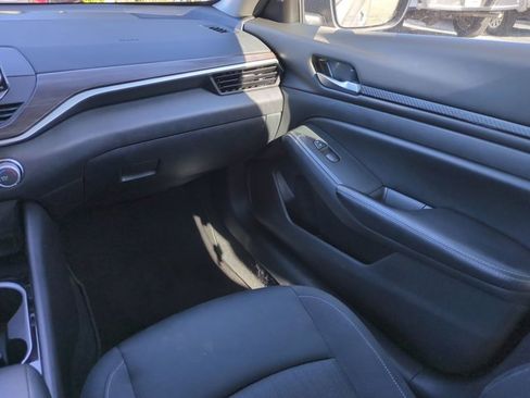 Used 2024 Nissan Altima 2.5 SV image 15