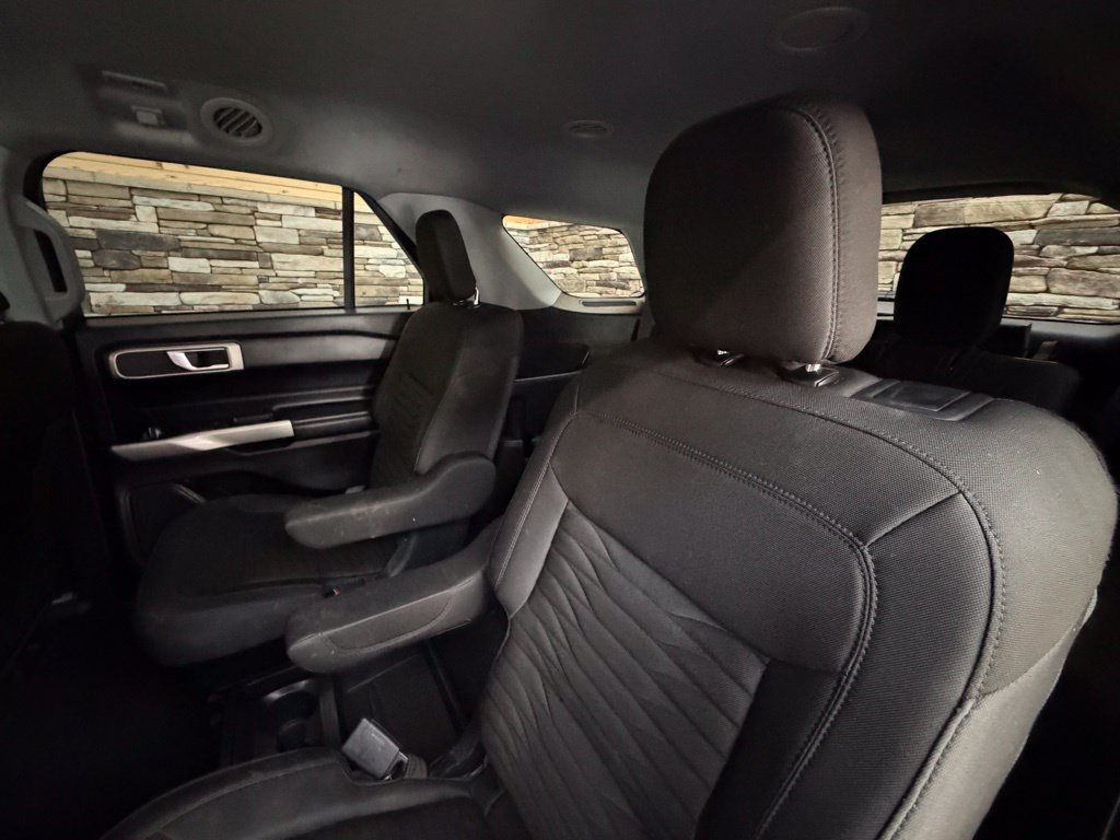 Used 2021 Ford Explorer XLT AWD/4WD image 30