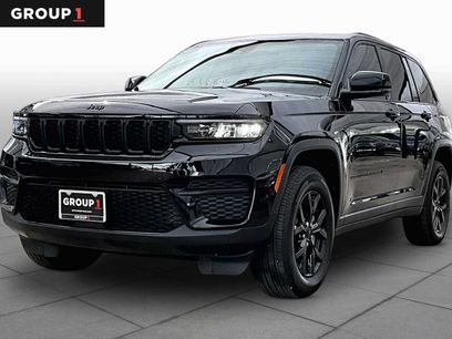 Used 2025 Jeep Grand Cherokee Altitude