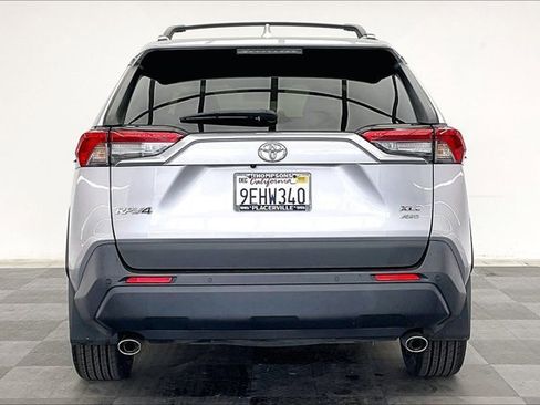 Used 2023 Toyota RAV4 XLE Premium image 3