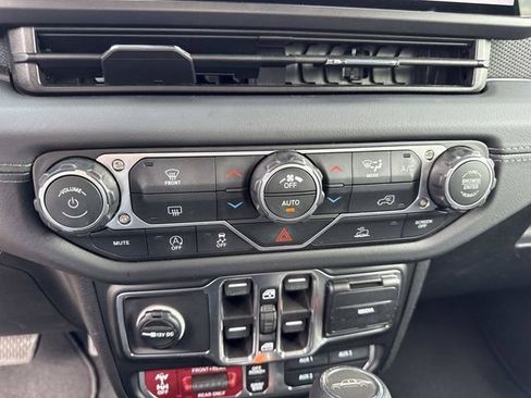 Used 2026 Jeep Gladiator Rubicon AWD/4WD image 25