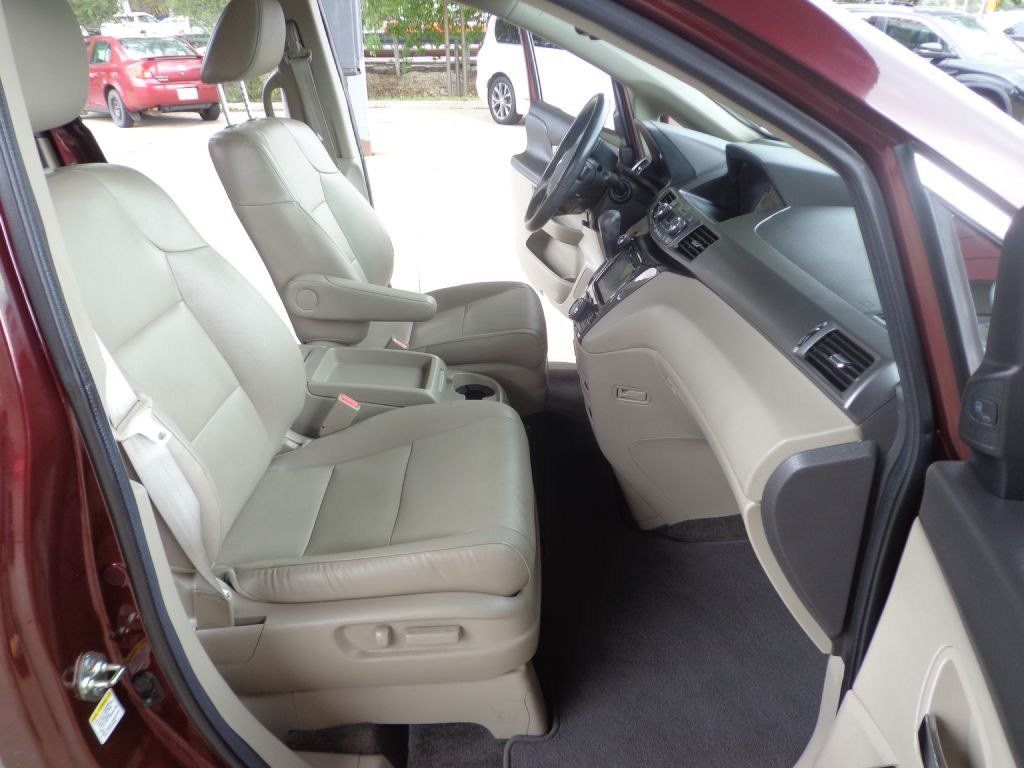 Used 2014 Honda Odyssey Touring image 16