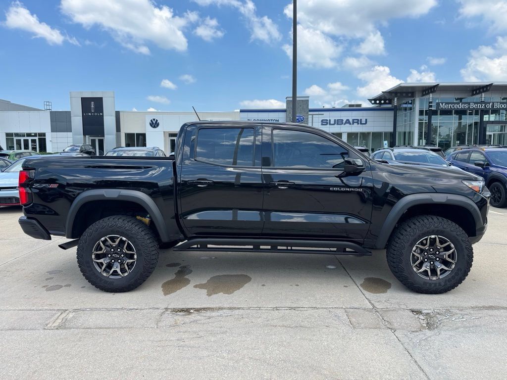 Used 2025 Chevrolet Colorado ZR2 AWD/4WD image 2