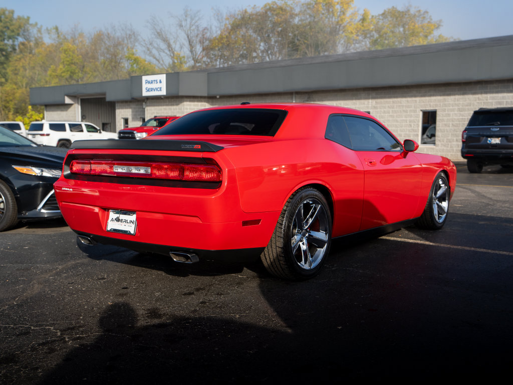 Used 2009 Dodge Challenger SRT8 w/ SRT Option Group II RWD image 7