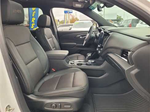 Used 2023 Chevrolet Traverse High Country image 23