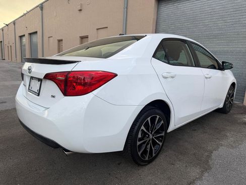 Used 2017 Toyota Corolla SE w/ SE Premium Package image 5