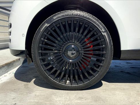 New 2025 Land Rover Range Rover SE image 10