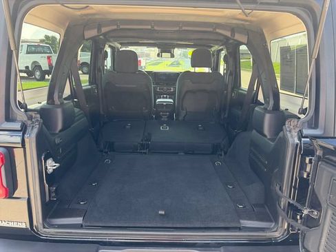 Used 2024 Jeep Wrangler Unlimited Rubicon AWD/4WD image 29