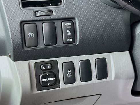 Used 2011 Toyota Tacoma PreRunner w/ TRD Sport Pkg RWD image 10