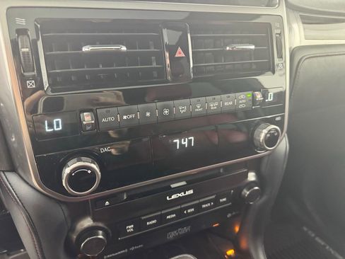 Used 2023 Lexus GX 460 Premium image 19