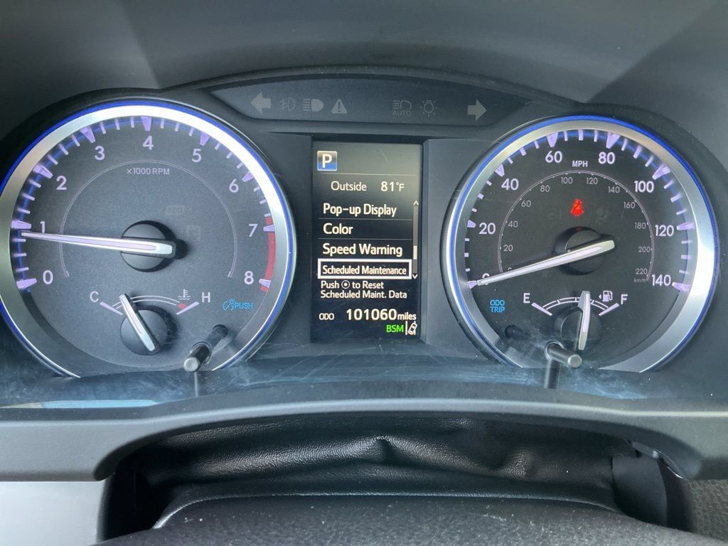 Used 2019 Toyota Highlander XLE AWD/4WD image 24