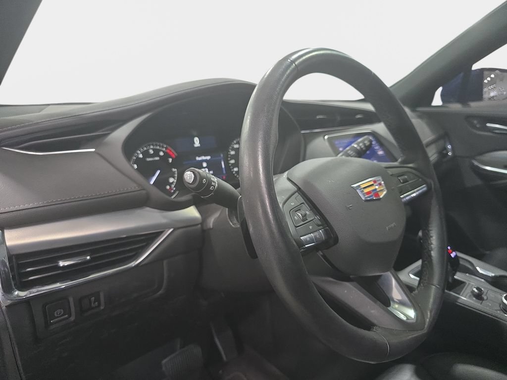 Used 2023 Cadillac XT4 Premium Luxury FWD image 18