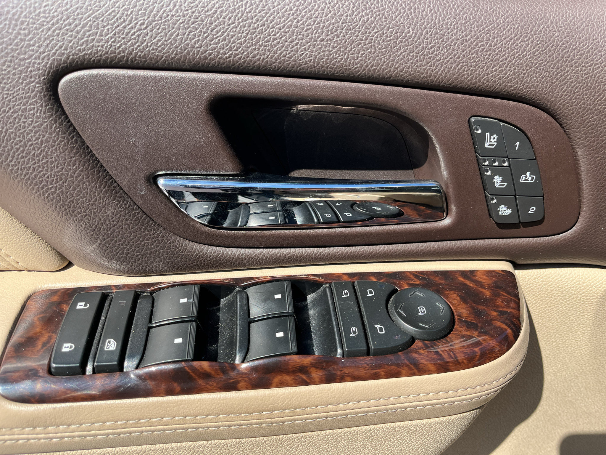 Used 2013 GMC Yukon XL Denali AWD/4WD image 13
