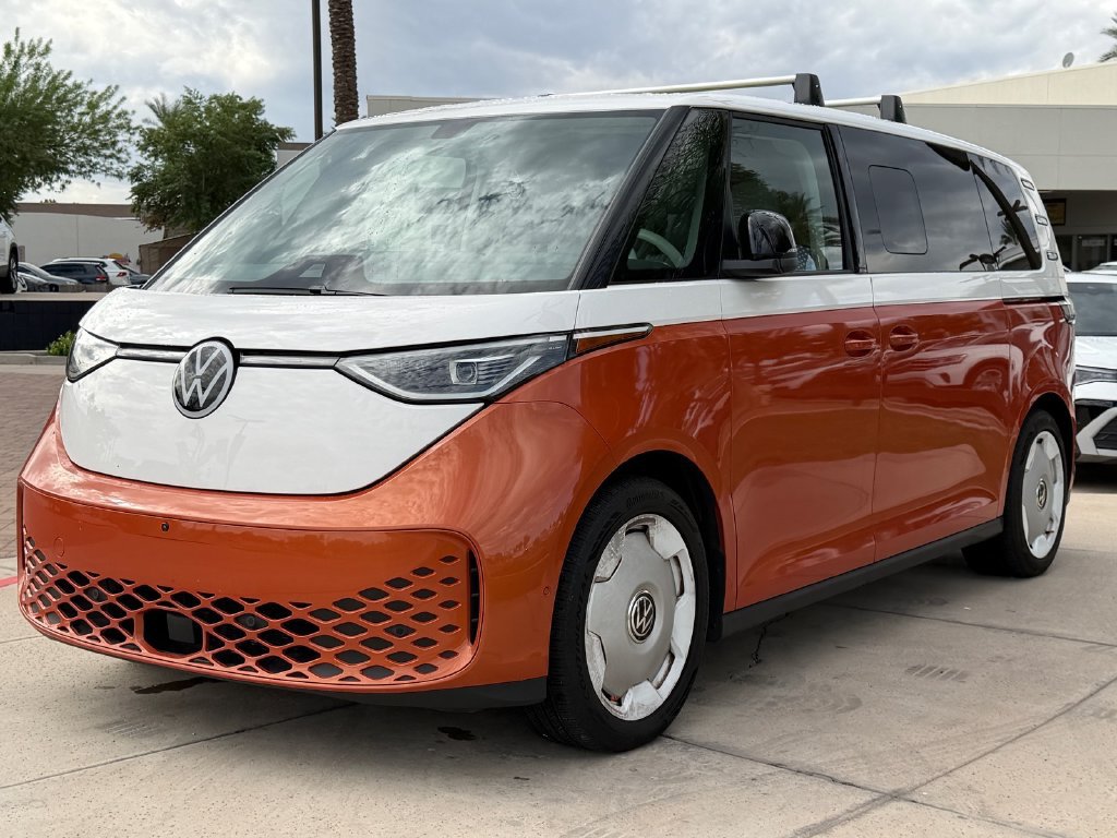 Used 2025 Volkswagen ID. Buzz 1st Edition RWD image 2