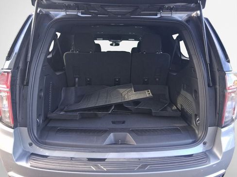 Used 2024 Chevrolet Suburban LS RWD image 25