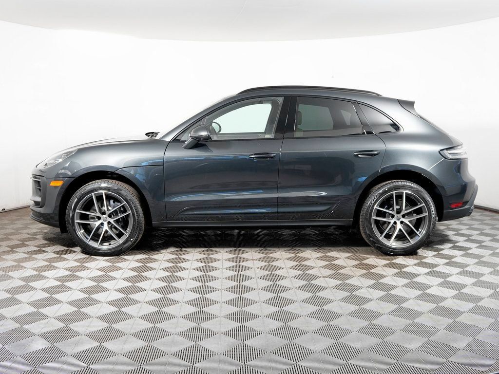 Certified 2026 Porsche Macan AWD/4WD image 2