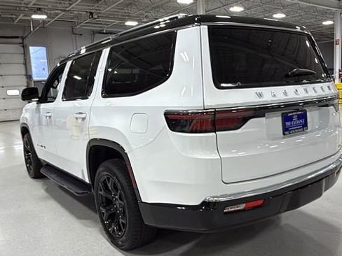 Used 2024 Jeep Wagoneer Series III image 7