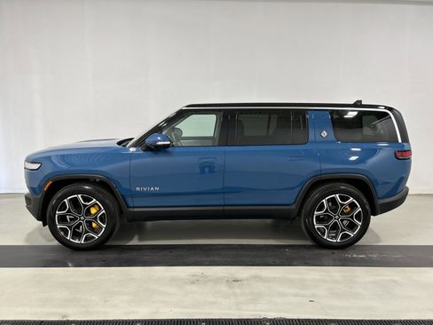 Used 2024 Rivian R1S Adventure image 2