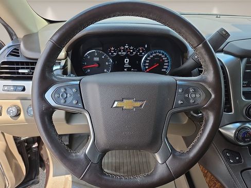 Used 2020 Chevrolet Suburban Premier AWD/4WD image 16