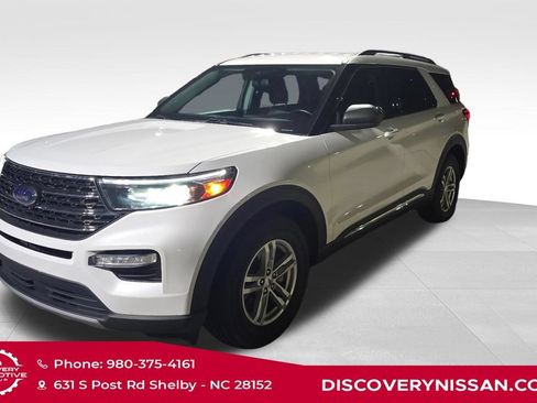 Used 2022 Ford Explorer XLT w/ Equipment Group 202A AWD/4WD image 2