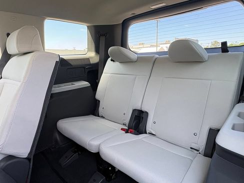 New 2027 Hyundai Santa Fe SE FWD image 16