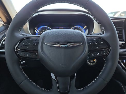 Certified 2024 Chrysler Pacifica Limited w/ S Appearance Package image 30