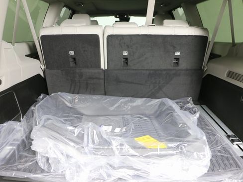 New 2024 Jeep Wagoneer L Series III w/ Premium Group I image 8