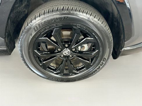 Used 2025 Toyota RAV4 XSE AWD/4WD image 11