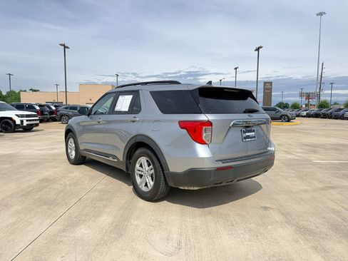 Used 2021 Ford Explorer XLT RWD image 7