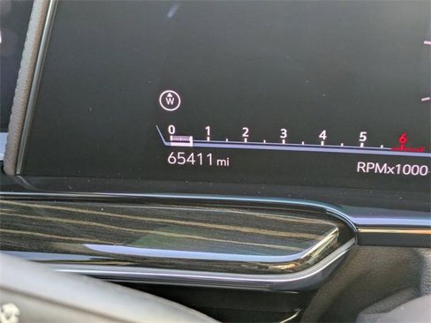 Used 2022 Cadillac Escalade Premium Luxury image 28