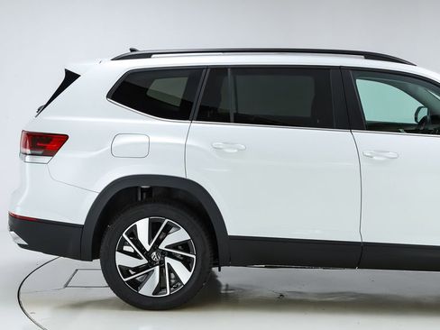 New 2026 Volkswagen Atlas SE image 11