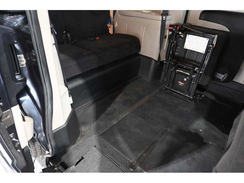 Used 2014 Dodge Grand Caravan SXT FWD image 19