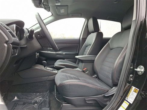 Used 2025 Mitsubishi Outlander Sport AWD image 13