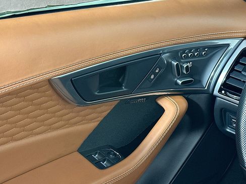 Used 2023 Jaguar F-TYPE R image 18