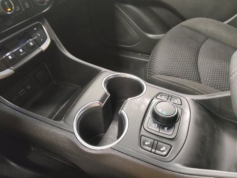 Used 2022 GMC Terrain SLE w/ Driver Convenience Package FWD image 26