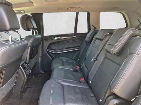 Used 2016 Mercedes-Benz GL 550 4MATIC image 20