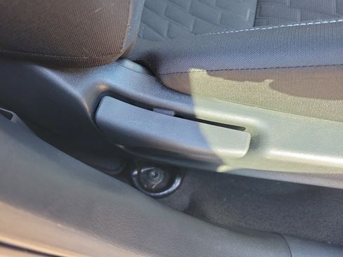 Used 2023 Nissan Kicks SV image 9