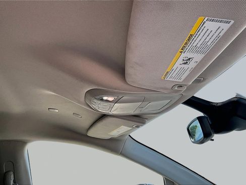 Used 2023 Chrysler Pacifica Touring-L FWD image 25