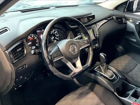 Used 2019 Nissan Rogue Sport SV w/ Technology Package FWD image 17