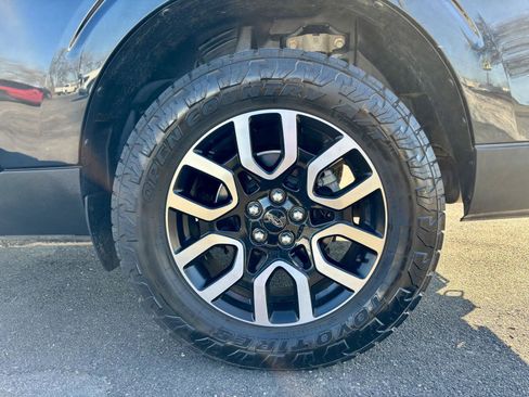 Used 2022 Ford Maverick Lariat w/ Equipment Group 500A Standard image 16