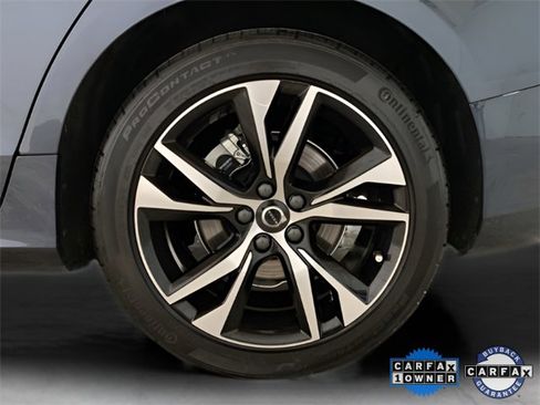 Used 2025 Volvo S60 B5 Core image 30