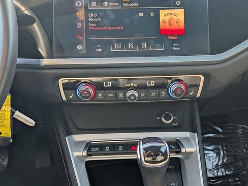 Used 2022 Audi Q3 2.0T Premium image 18