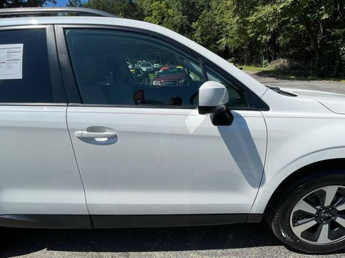 Used 2017 Subaru Forester 2.5i Premium AWD/4WD image 11