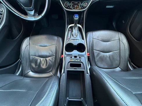 Used 2018 Chevrolet Volt Premier w/ Driver Confidence Package FWD image 49