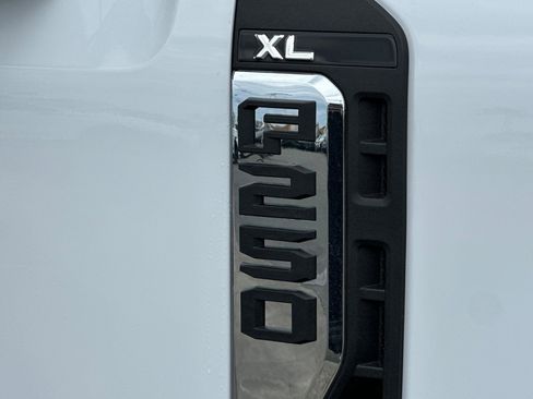 New 2026 Ford F250 XL w/ XL Chrome Package image 23