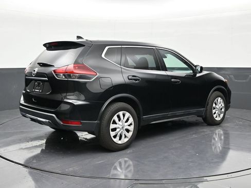Used 2020 Nissan Rogue S image 5
